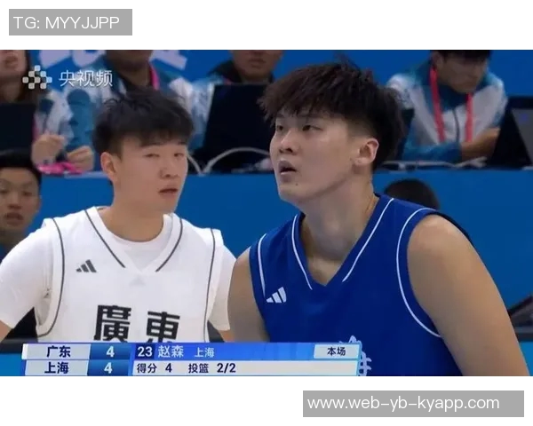 全运U22男篮半决赛广东队轻松战胜上海队李奕臻表现出色砍下18分5板2助 全运U22男篮半决赛广东队轻松战胜上海队李奕臻表现出色砍下18分5板2助